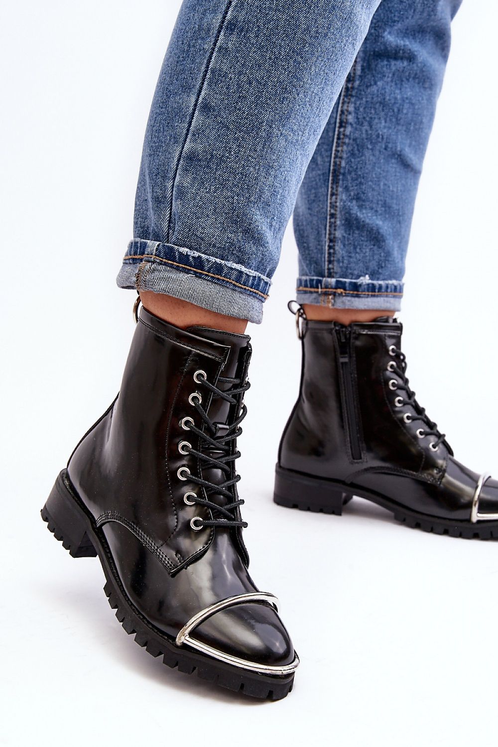 Batai model 190531 Step in style