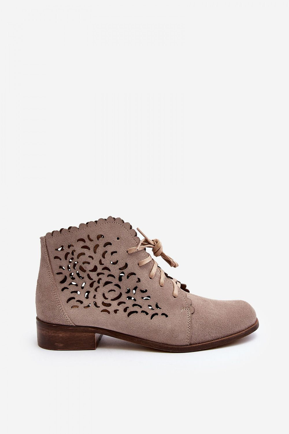 Batai model 191867 Step in style