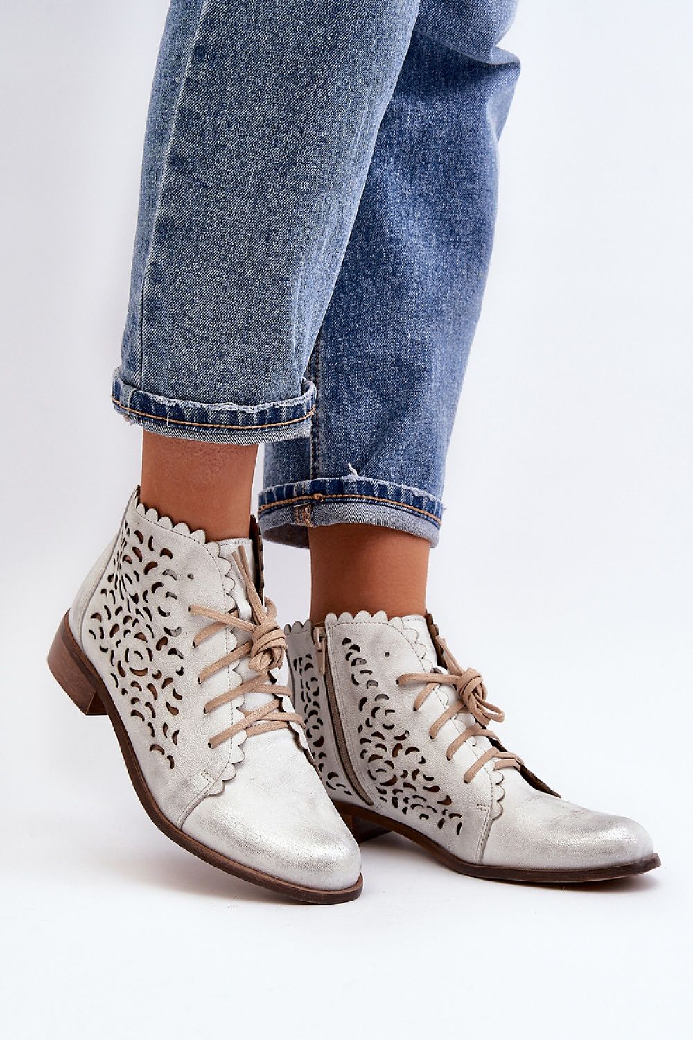 Batai model 191868 Step in style