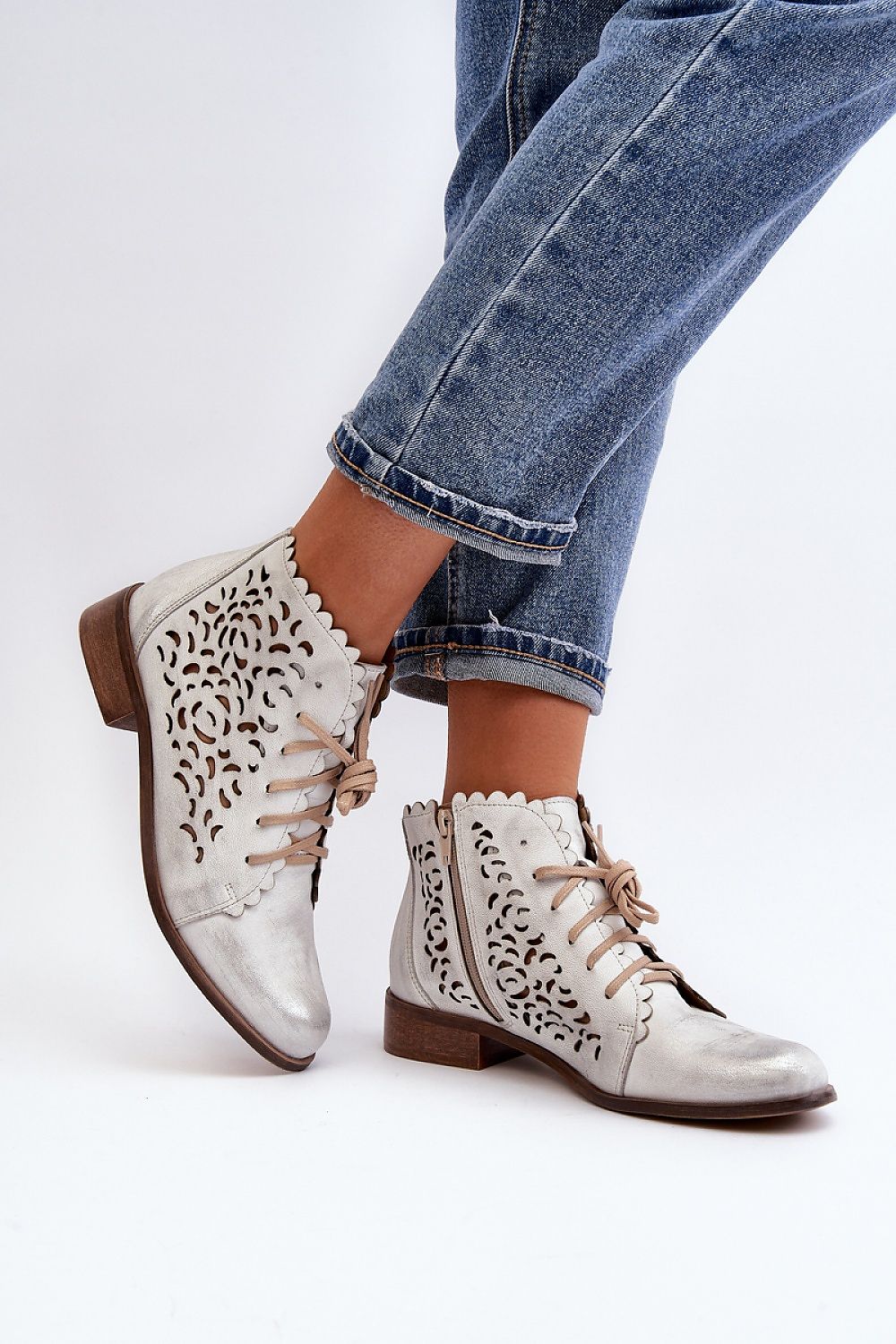 Batai model 191868 Step in style