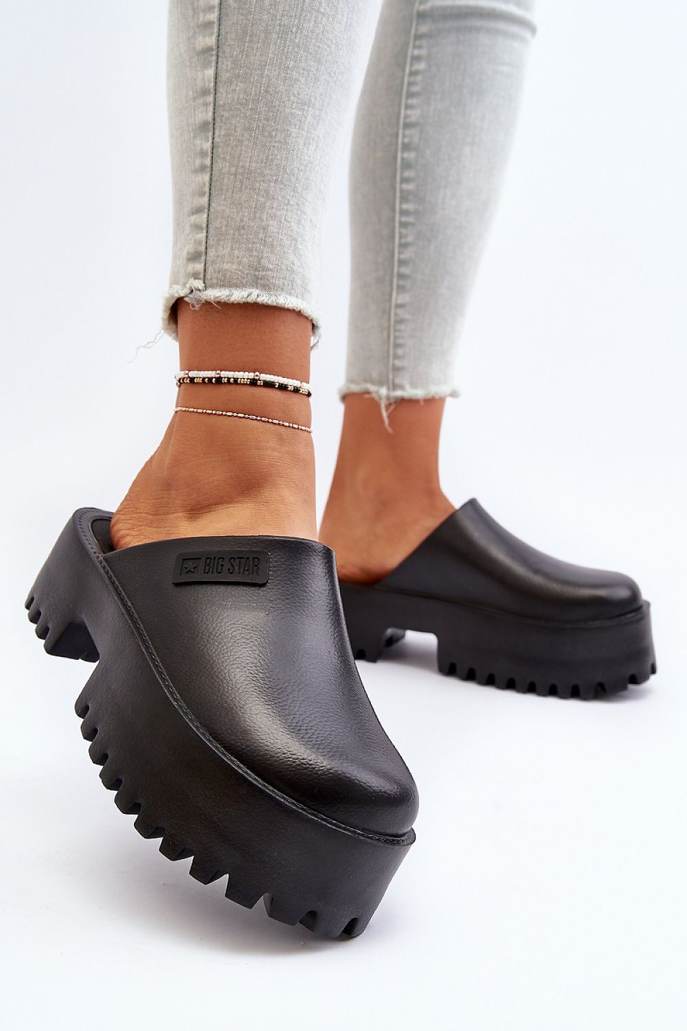Šlepetės model 194118 Step in style