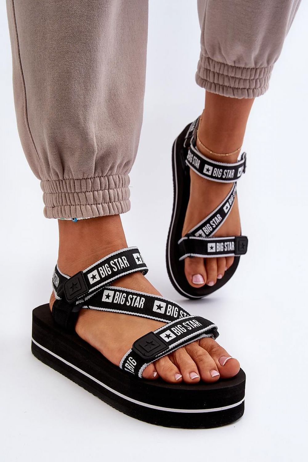 Sandalai model 198196 Step in style