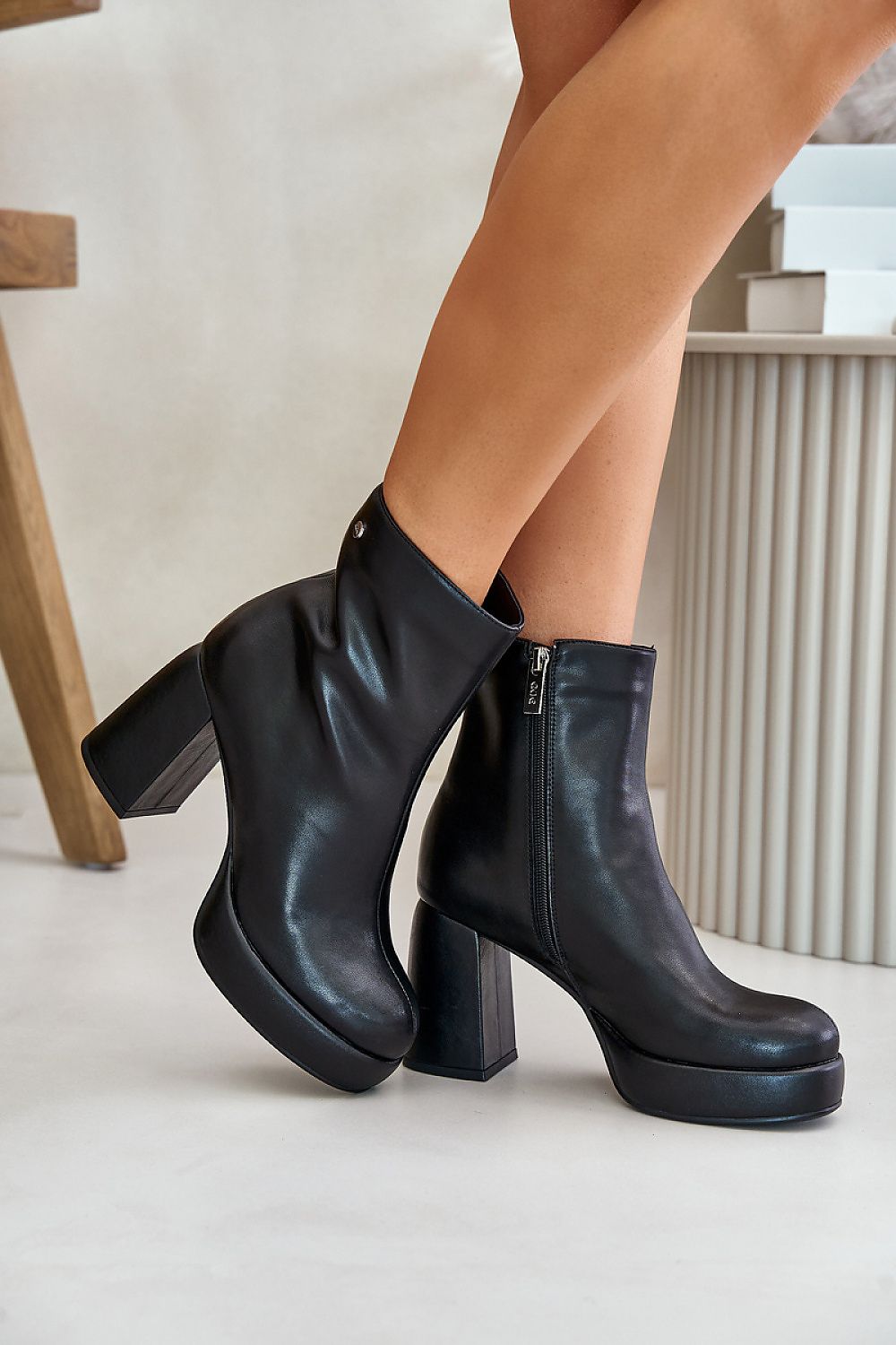 Batai su kulnu model 201535 Step in style
