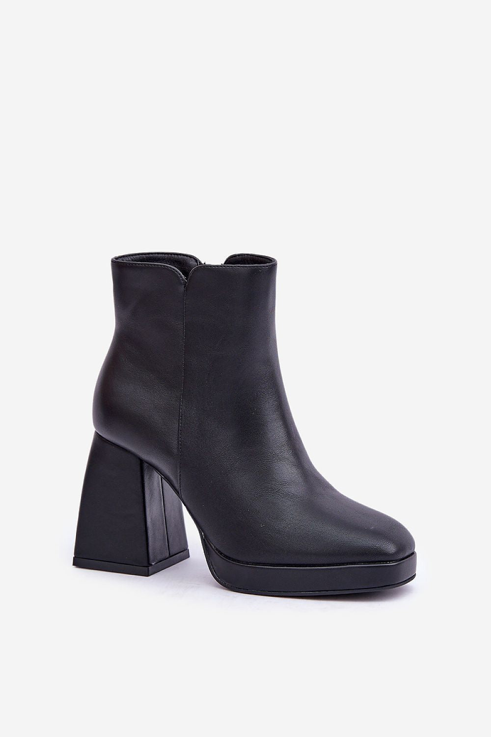Batai su kulnu model 204678 Step in style