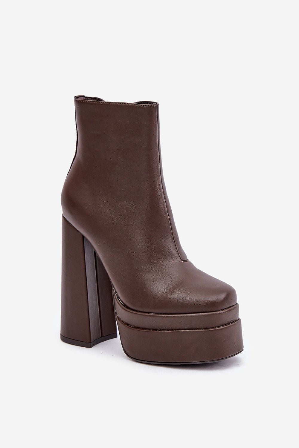 Batai su kulnu model 204692 Step in style