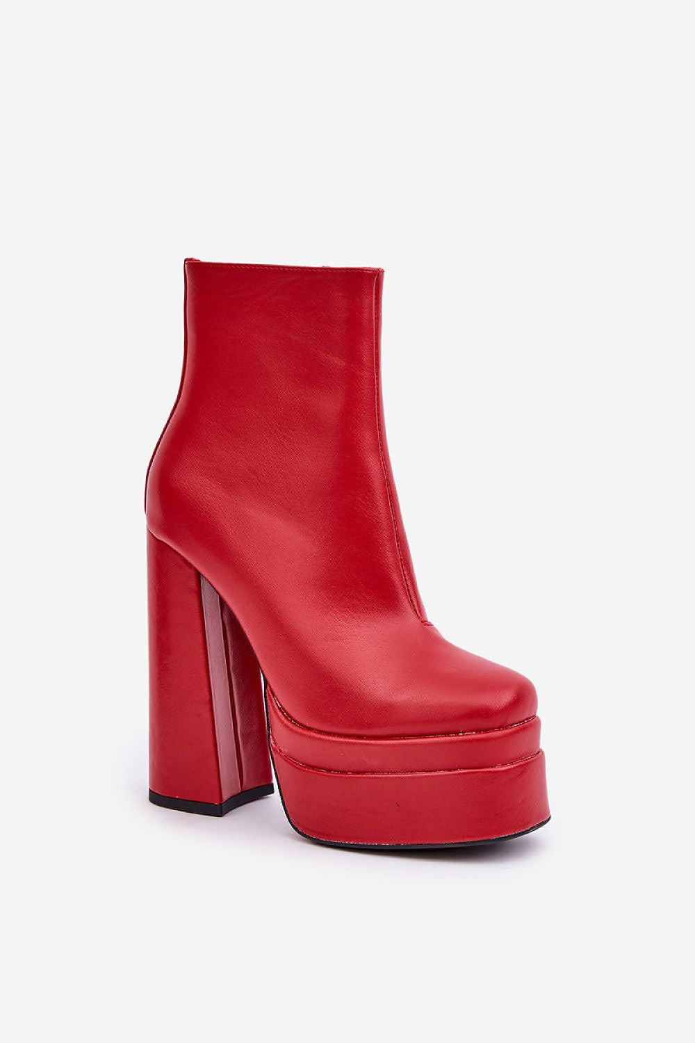 Batai su kulnu model 204693 Step in style