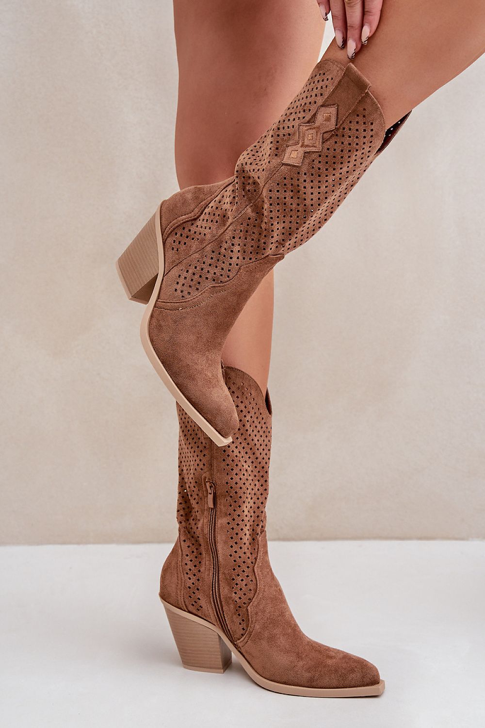 Batai su kulnu model 204749 Step in style