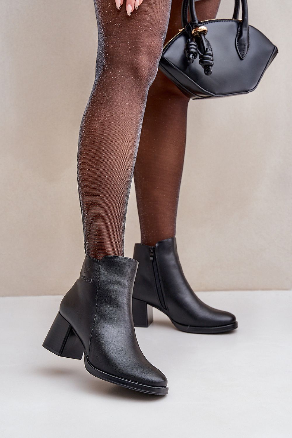 Batai su kulnu model 204786 Step in style