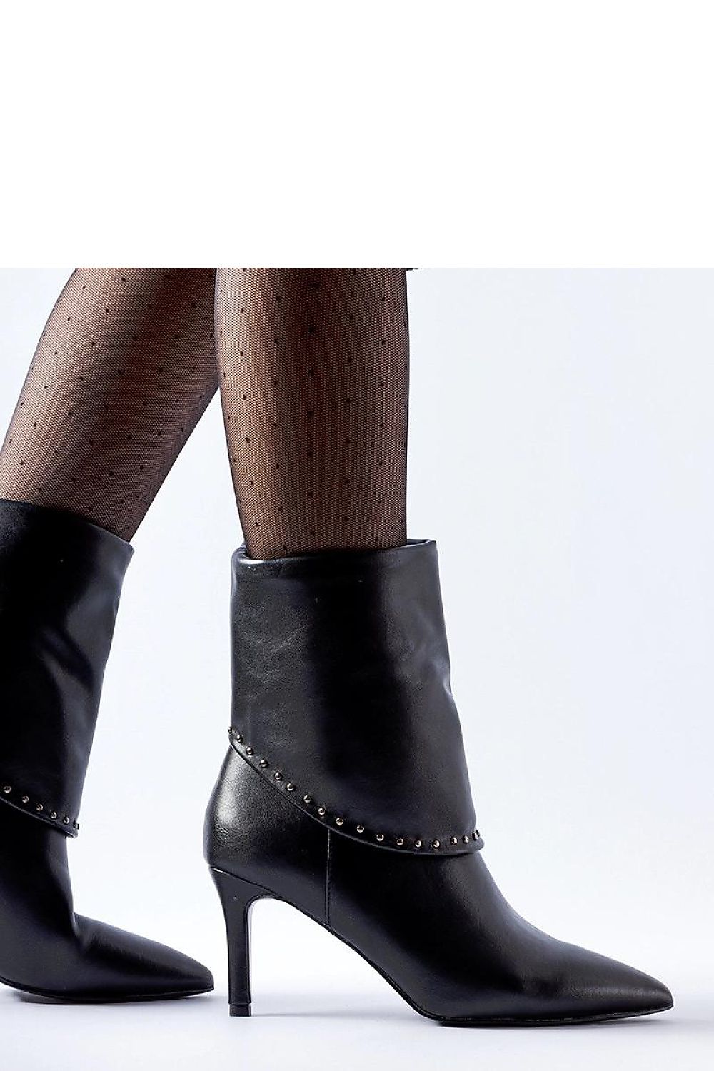 Batai su kulnu model 204820 Solea