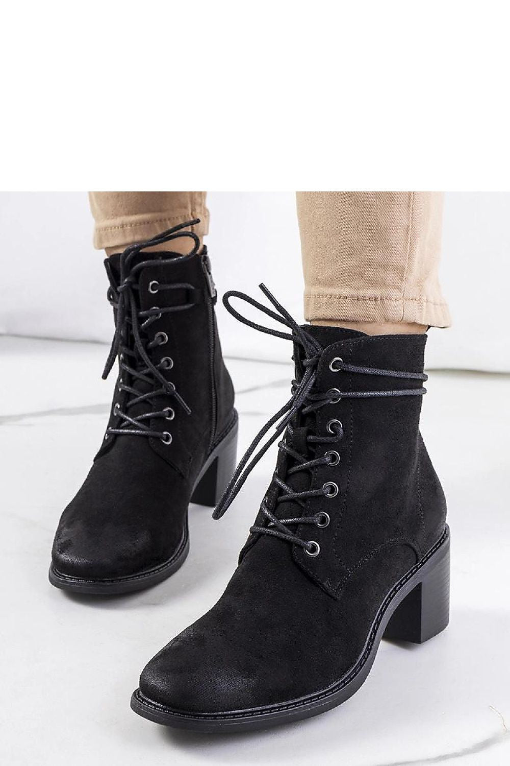 Batai su kulnu model 204856 Solea