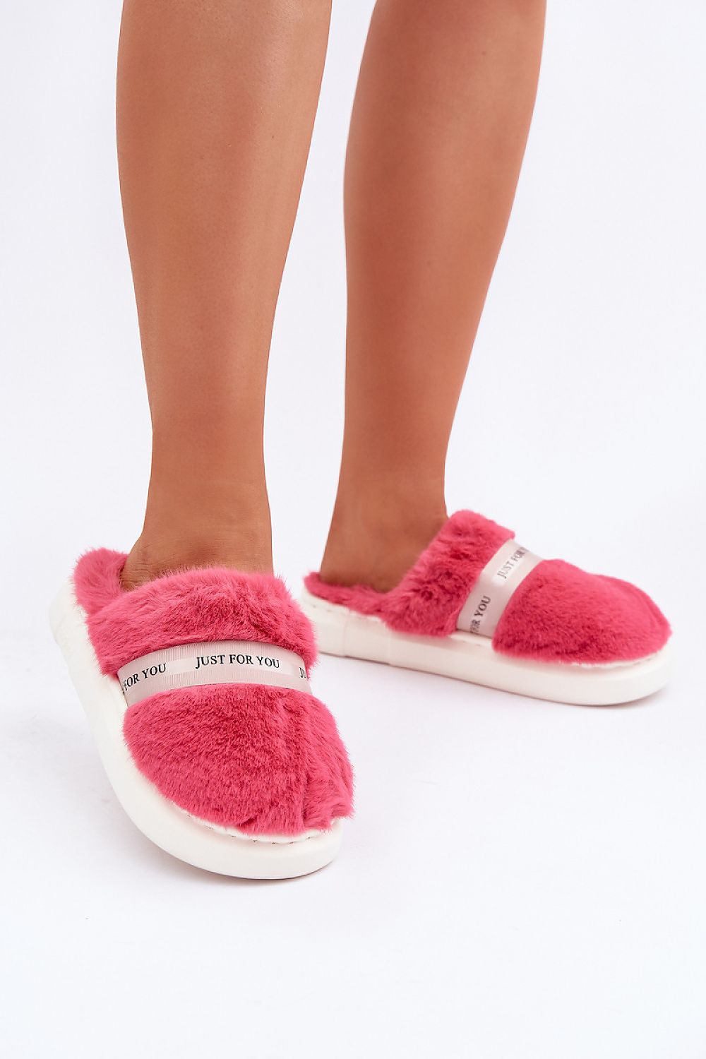 Šlepetės model 204934 Step in style