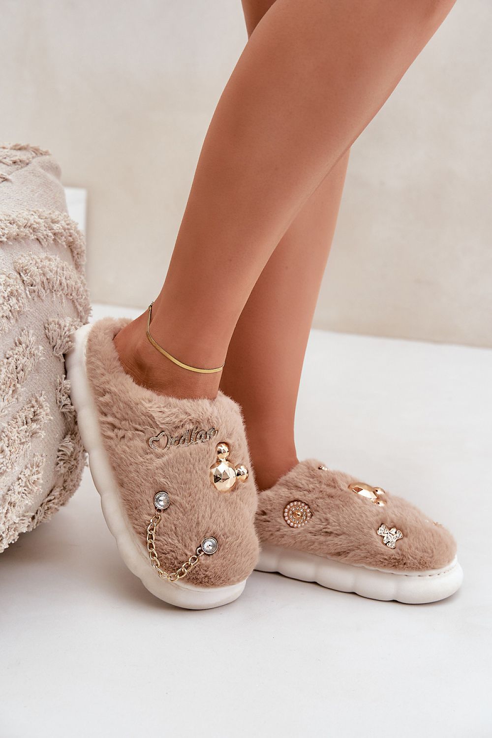 Šlepetės model 204955 Step in style