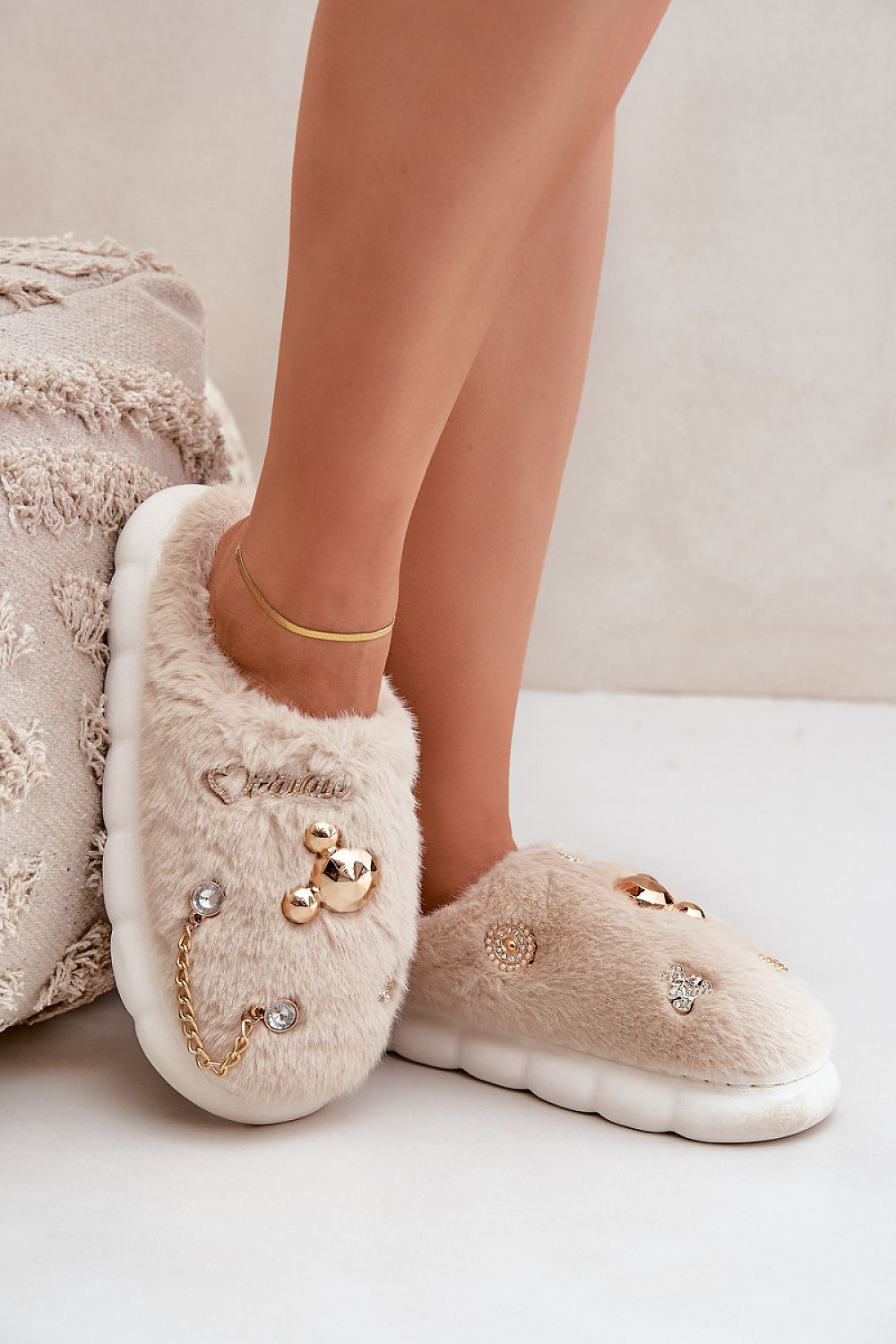 Šlepetės model 204957 Step in style