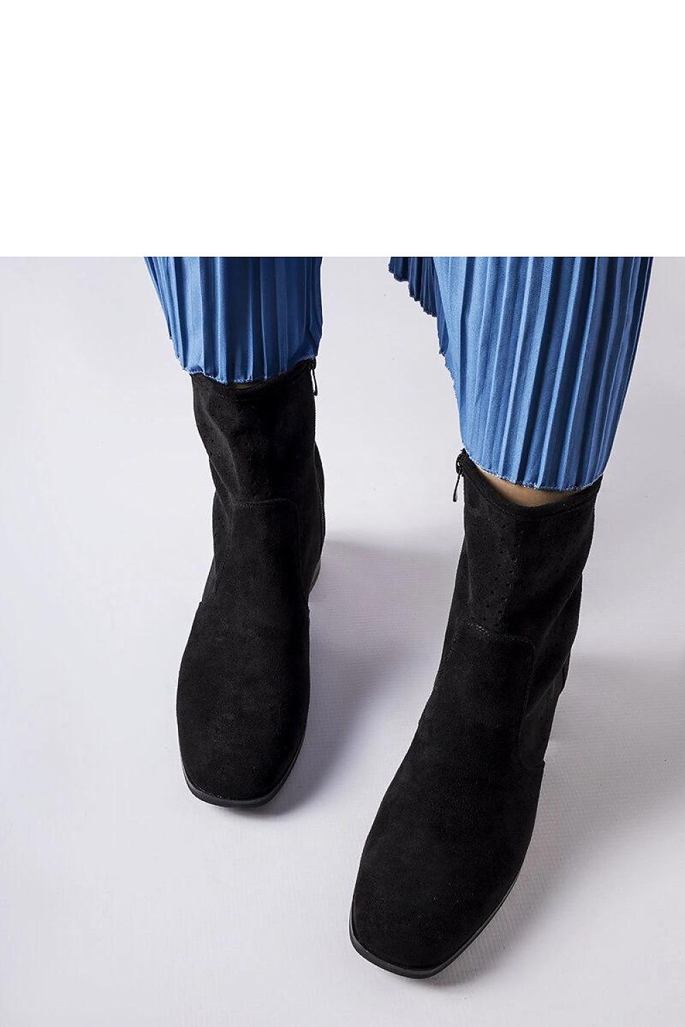 Batai su kulnu model 205871 Solea