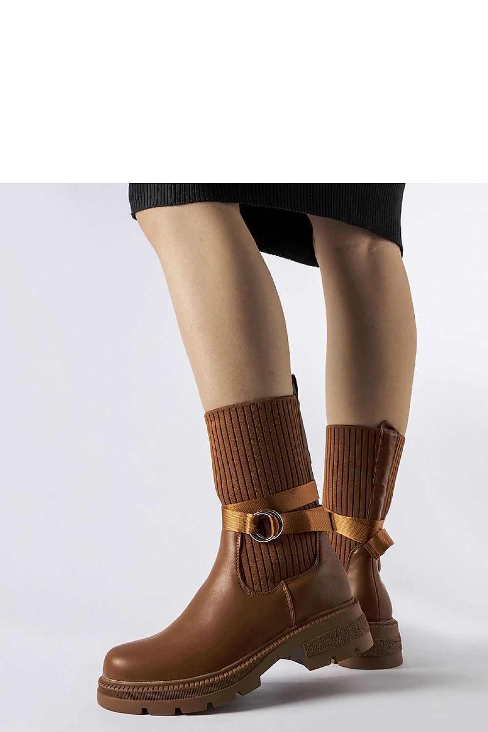 Batai su kulnu model 206486 Solea