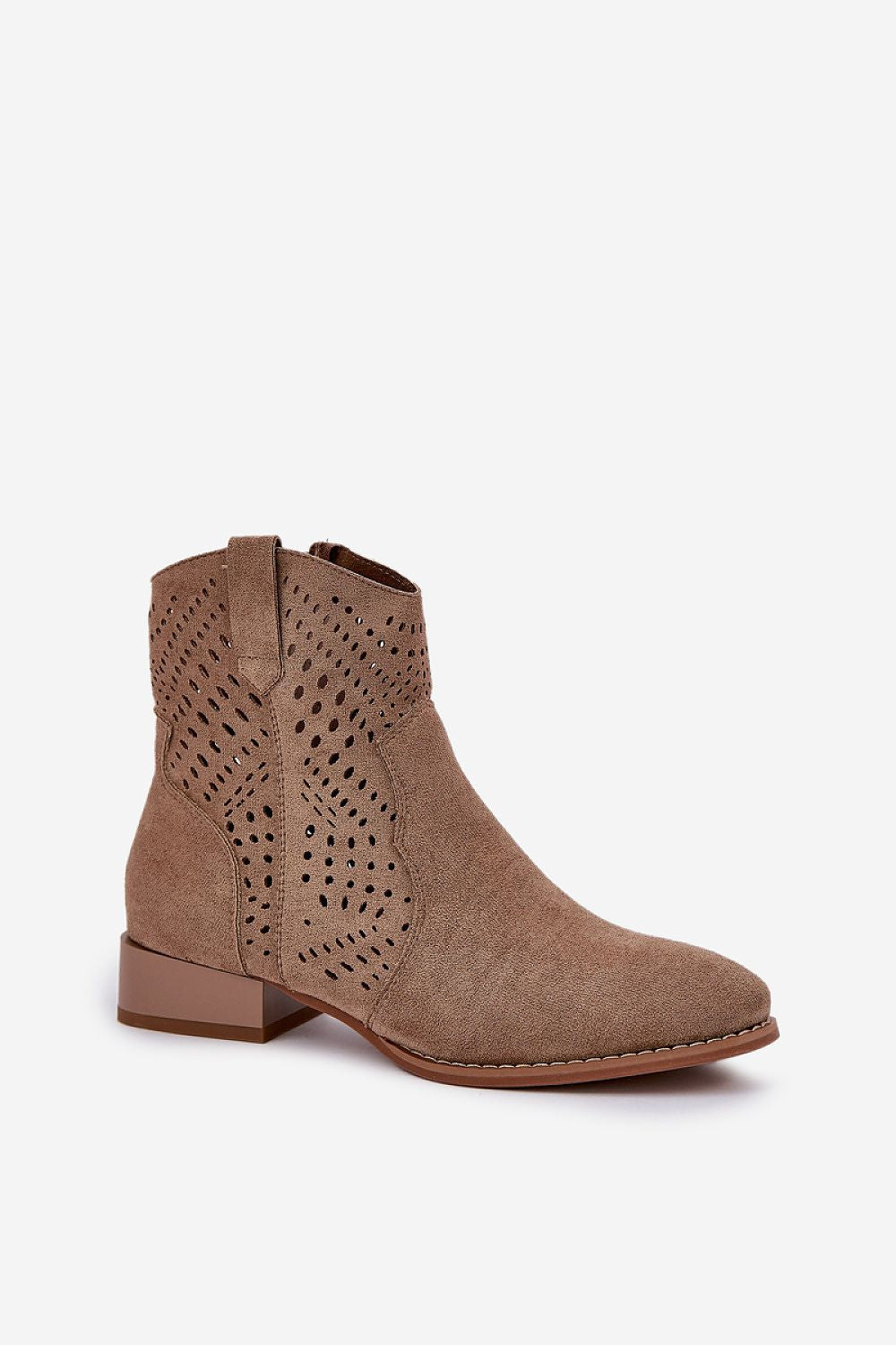 Batai su kulnu model 208463 Step in style