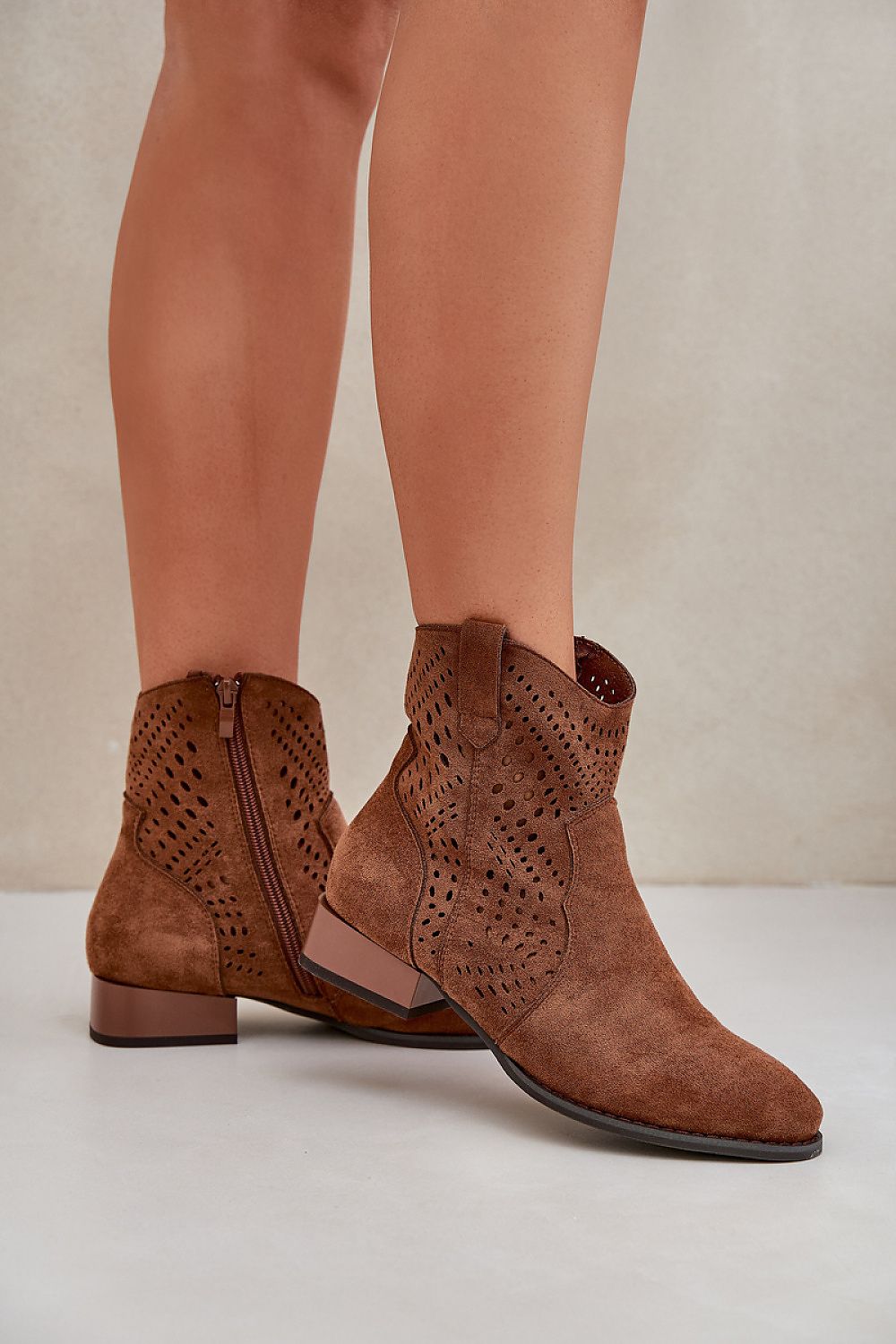 Batai su kulnu model 208464 Step in style