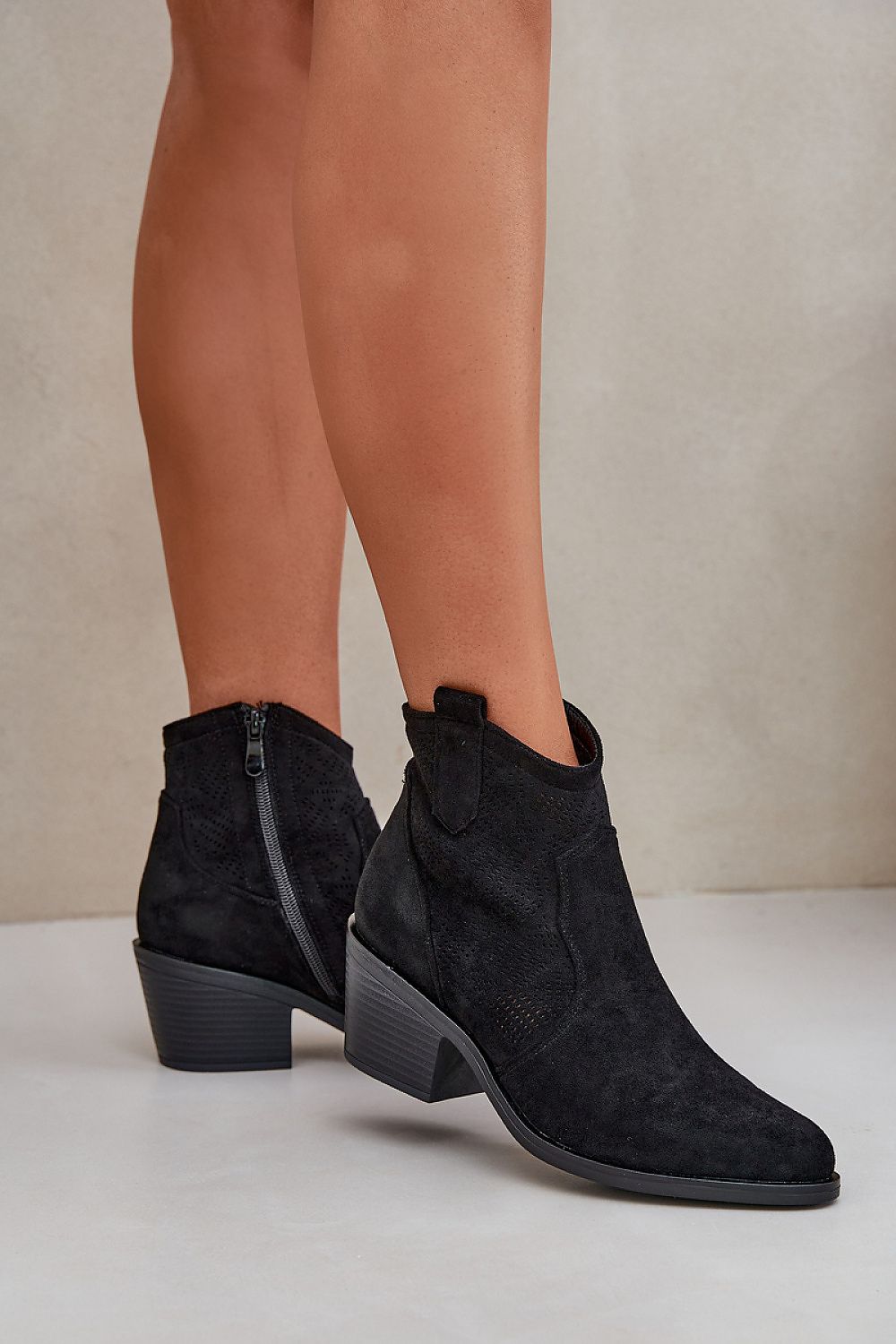 Batai su kulnu model 208467 Step in style