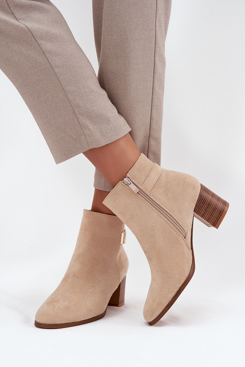 Batai su kulnu model 216812 Step in style