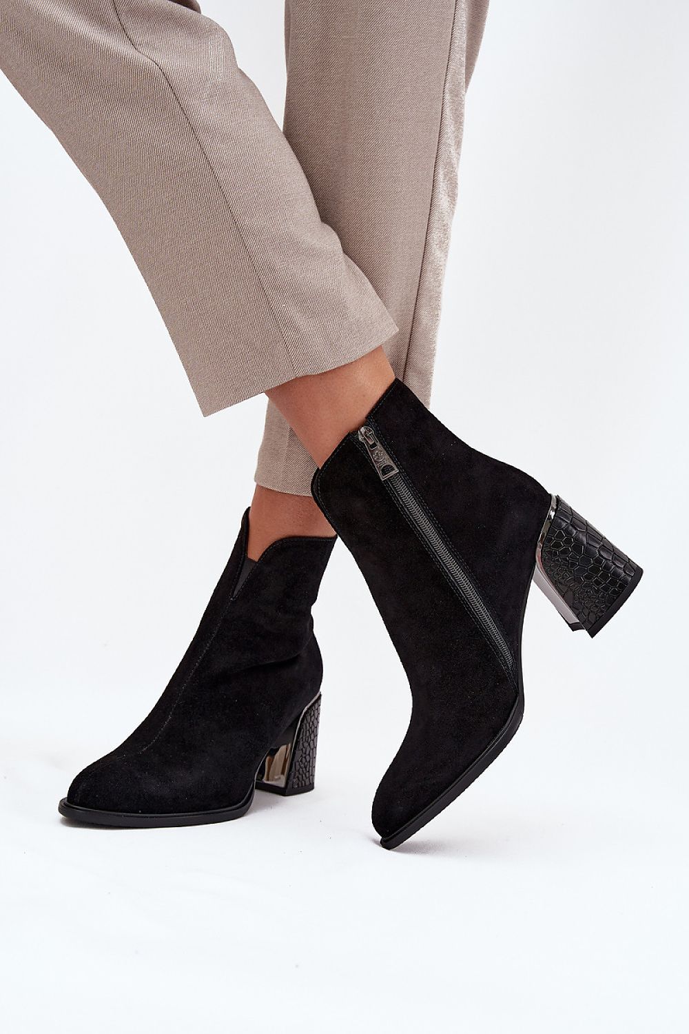 Batai su kulnu model 216831 Step in style