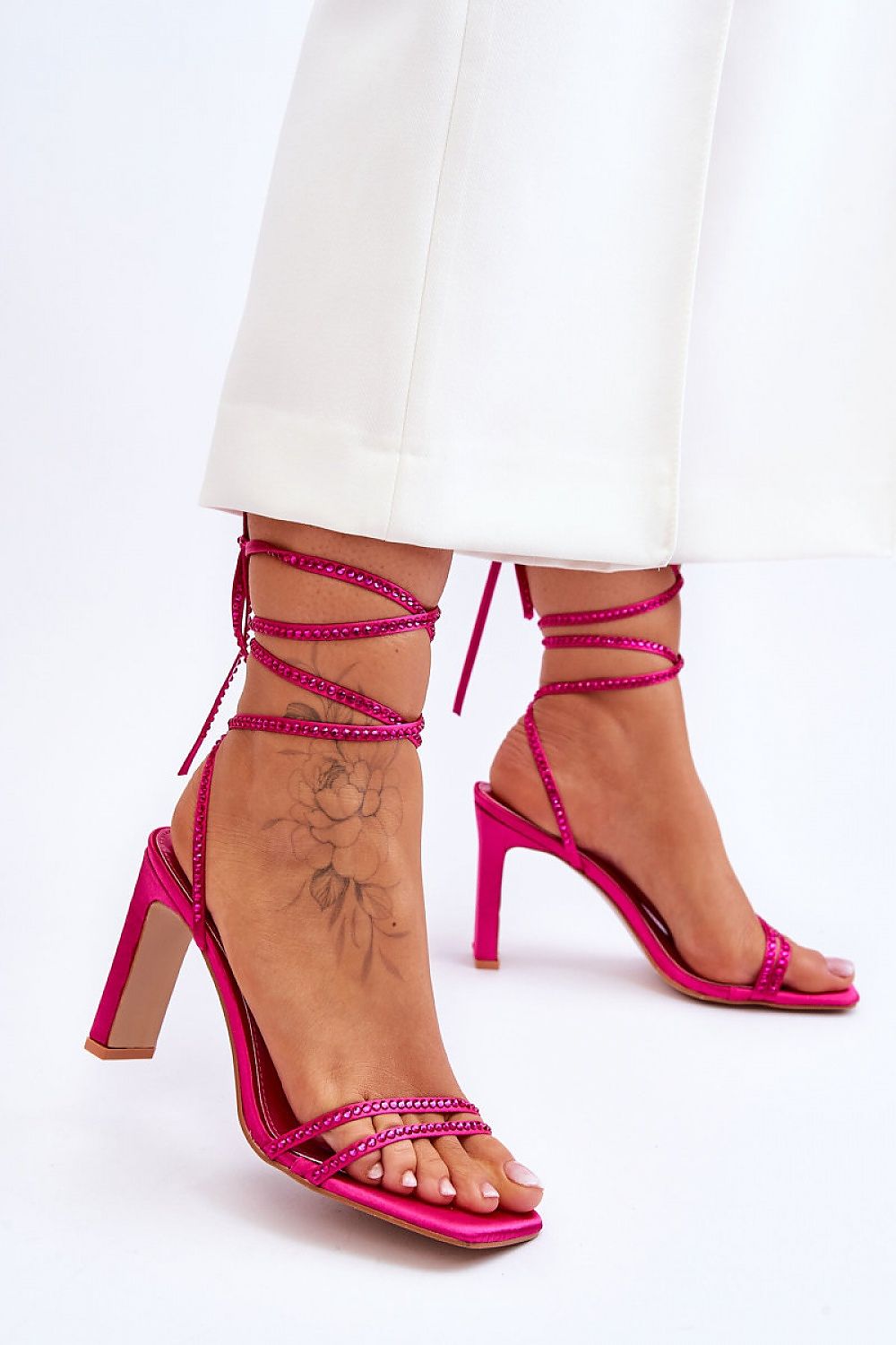 Sandalai su dirželiais model 179621 Step in style
