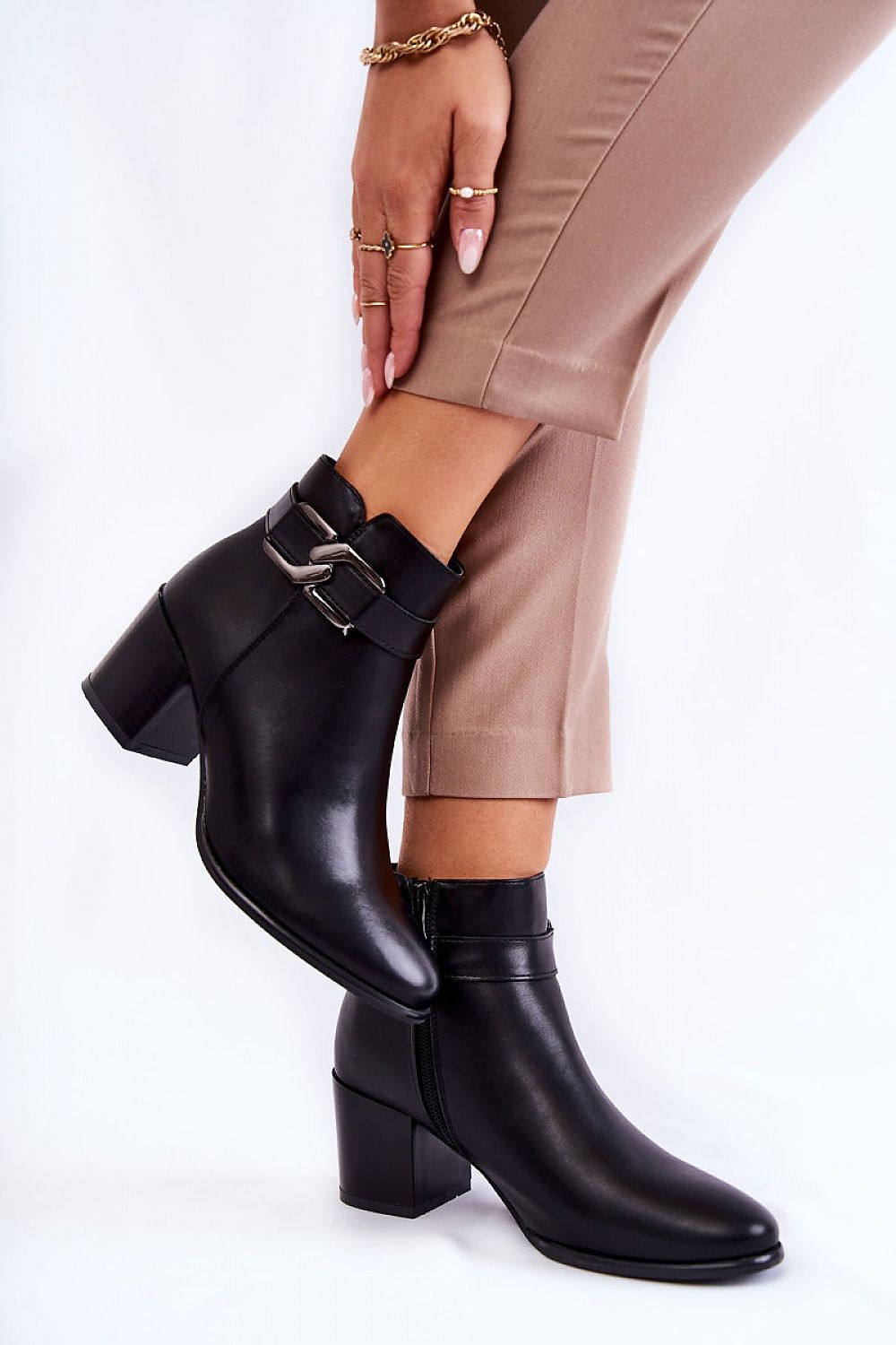 Batai su kulnu model 185432 Step in style