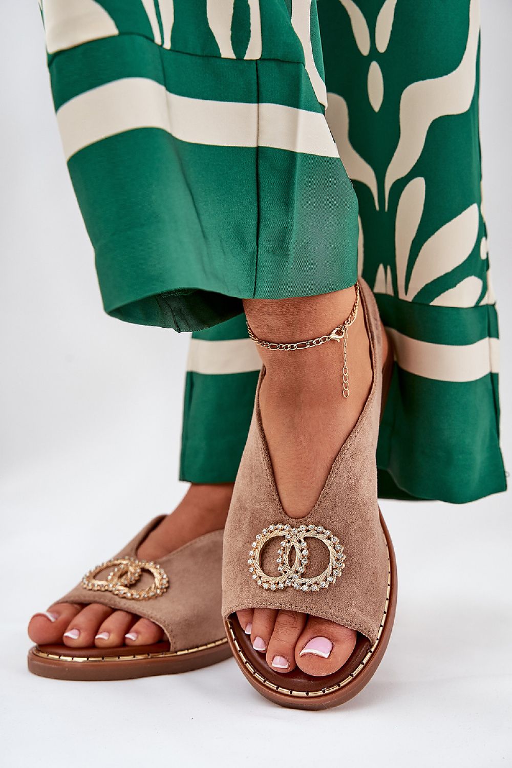  Sandalai model 210132 Step in style 