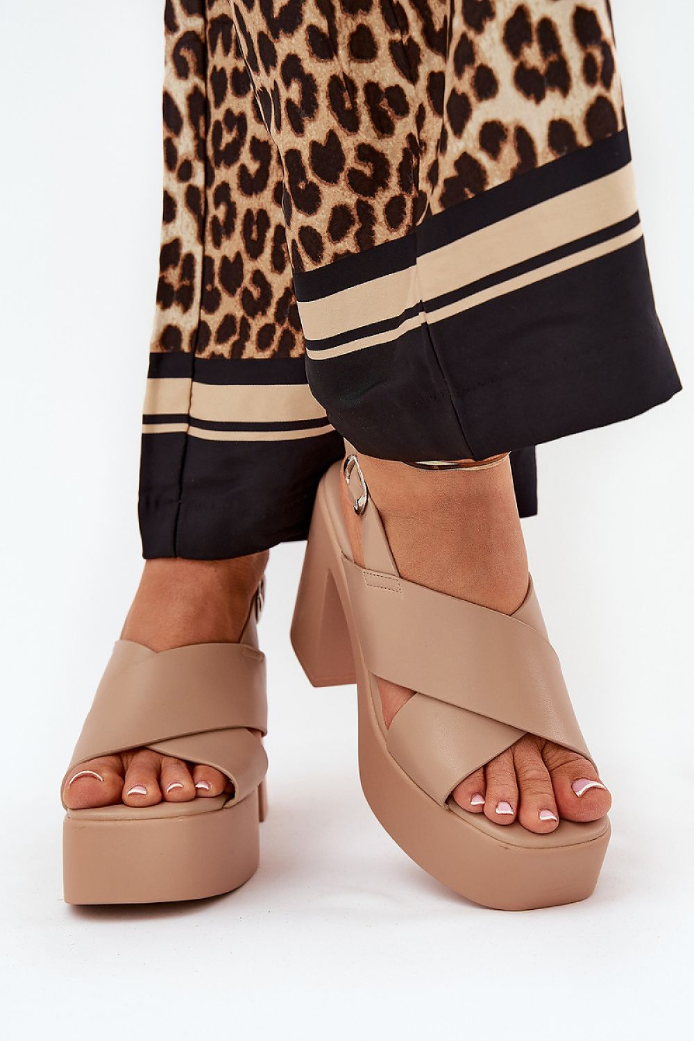  Sandalai su kulnu model 210799 Step in style 