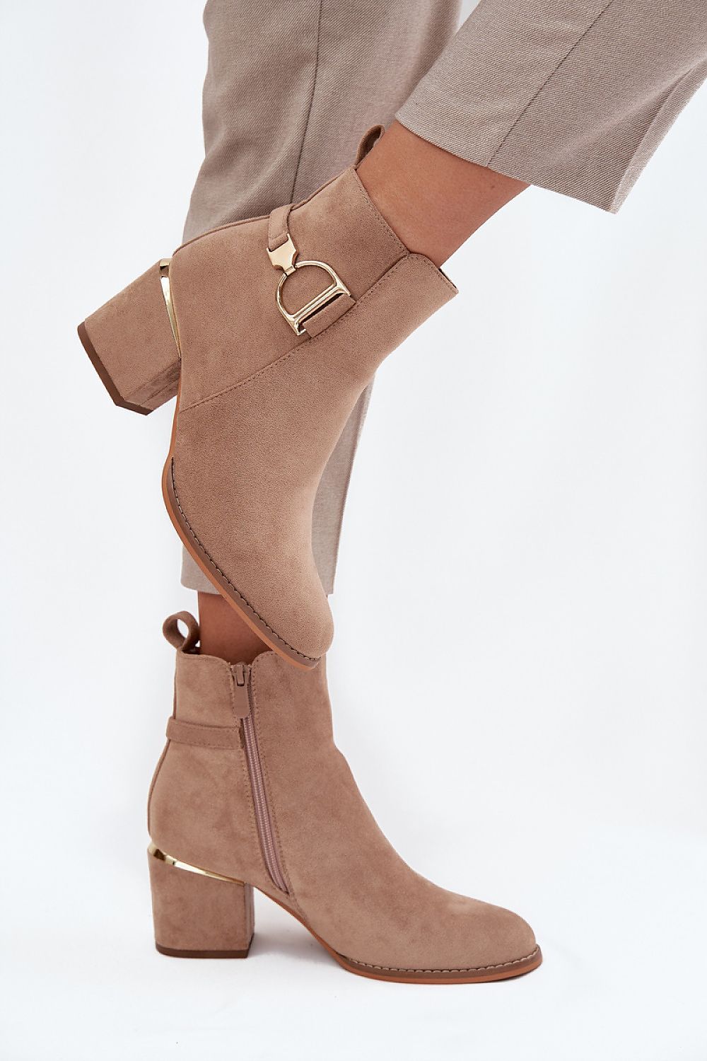  Batai su kulnu model 216811 Step in style 